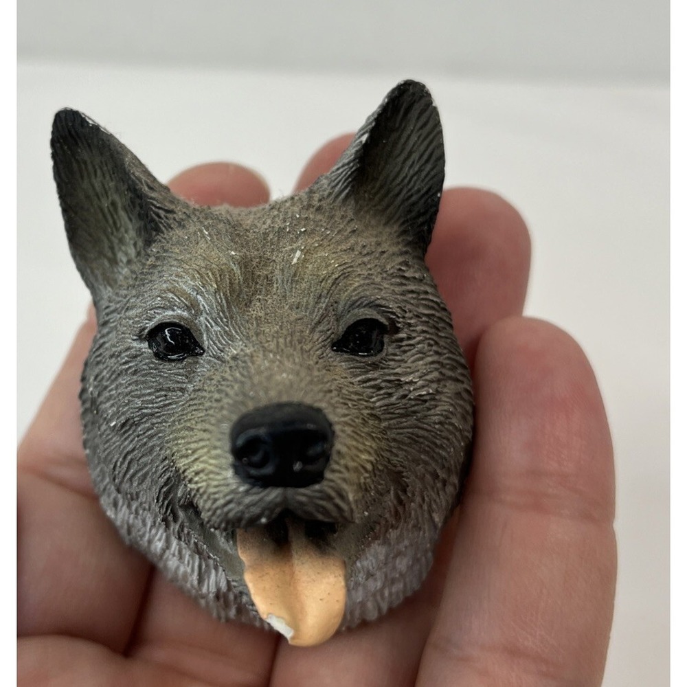 Norwegian Elkhound Magnet Gray Big Head Black Eyes Chip Tongue 2"